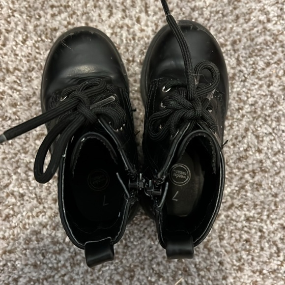 Wonder Nation toddler size 7 black boots - Picture 4 of 4